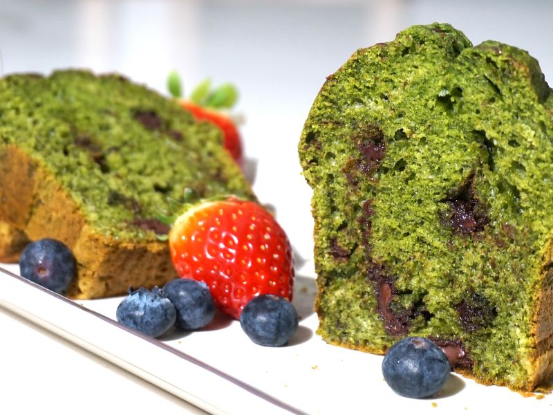 GÂTEAU MOELLEUX AU YAOURT ET THÉ MATCHA