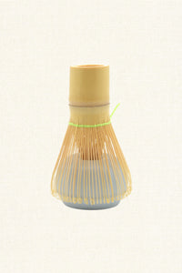 Support minimaliste pour fouet à matcha gris | Naoshi