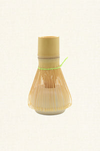 Support minimaliste pour fouet à matcha beige | Naoshi
