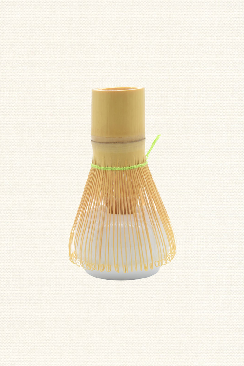 Support minimaliste pour fouet à matcha blanc | Naoshi